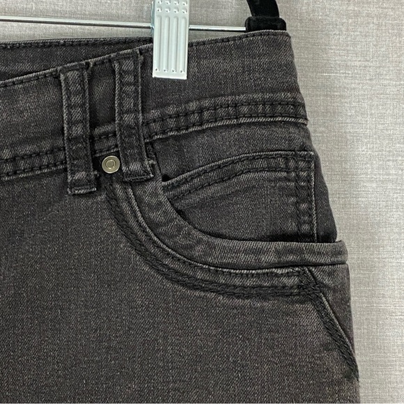 Penningtons Straight Fit Black Jeans Women's Plus Sz 16 Mid Rise 2 Button Waist - Picture 5 of 11